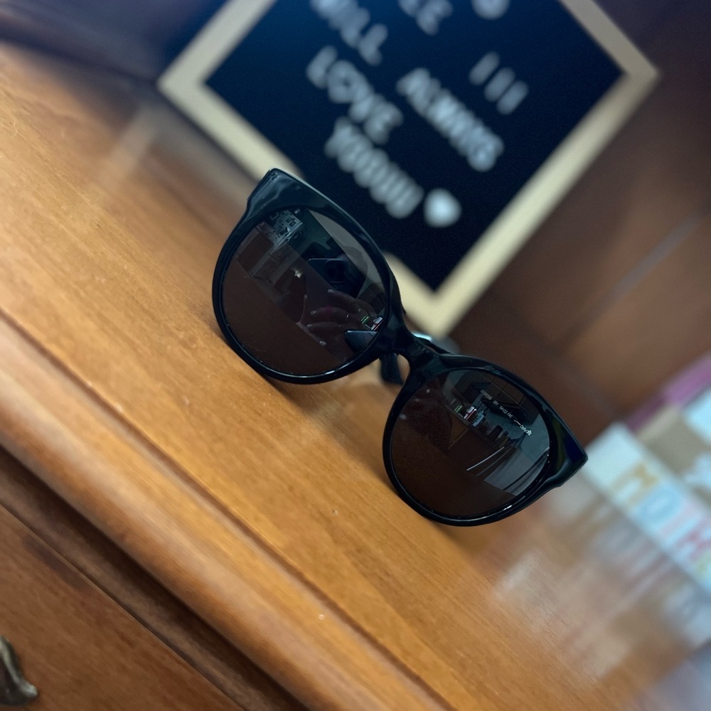 Gucci Cateye Polarized Sunglasses - Picture 6 of 10